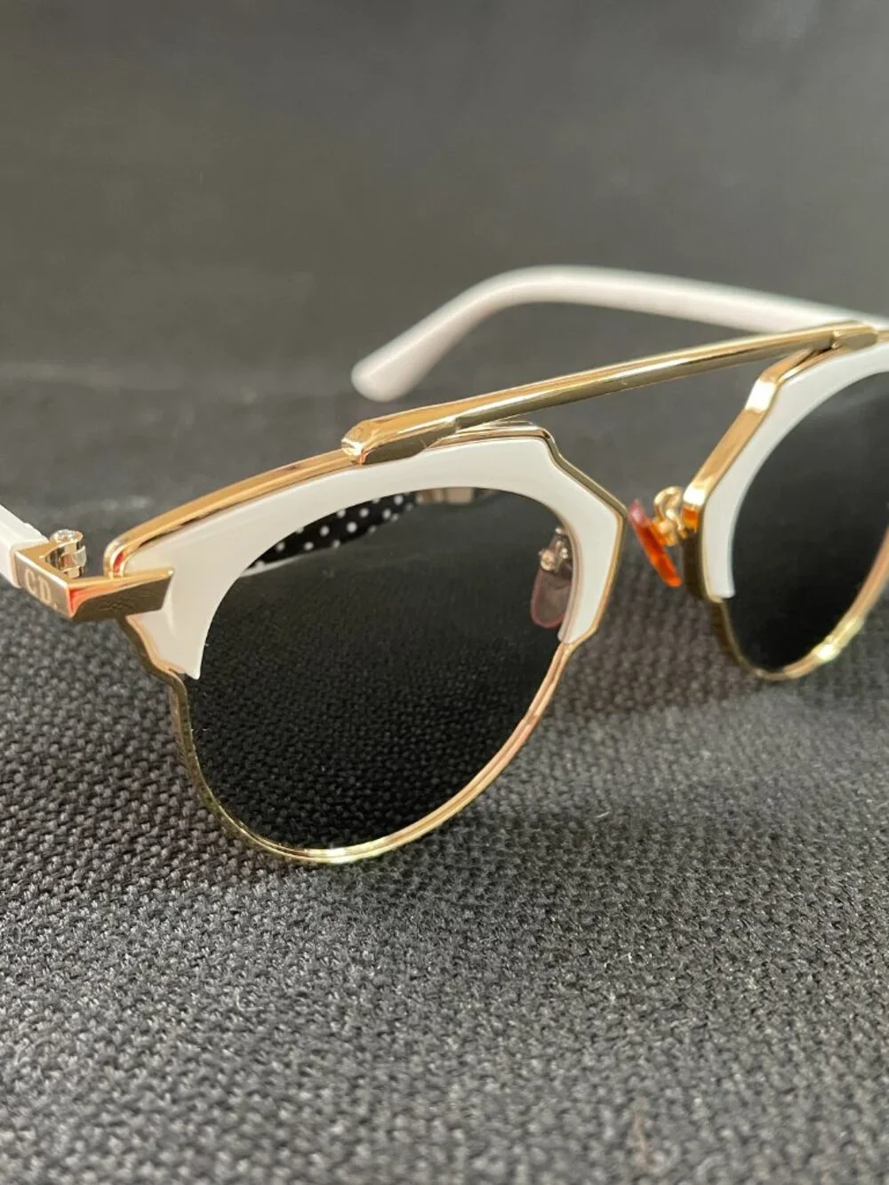 New Beautiful So Real Sunglasses White Gold